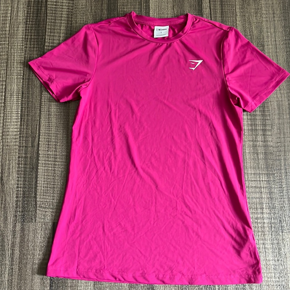 GymShark Magenta t-shirt